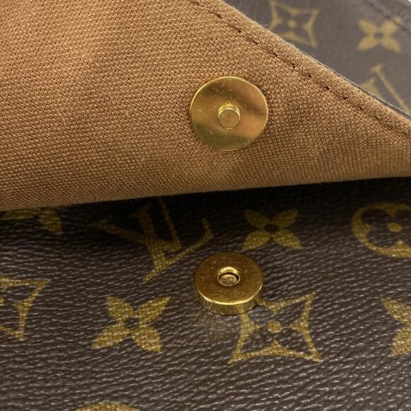 LOUIS VUITTON Mini Looping Monogram - Shoulder Bag 686-042525 - Picture 9 of 14